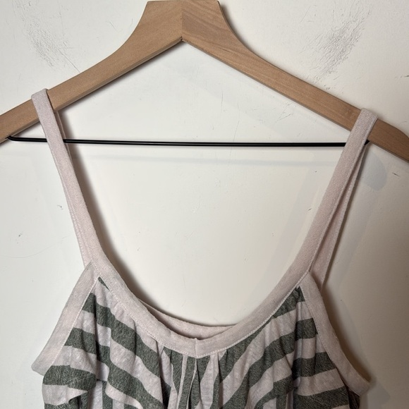 Old Navy Womens Linen Blend Stripped Ruffle Front Tank Top Beach Summer Lounge M - Picture 2 of 9
